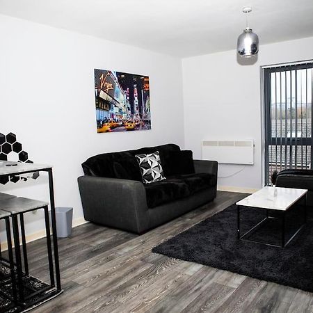 Stylish Two-Bedroom Salford Quays Apartment Manchester Zewnętrze zdjęcie