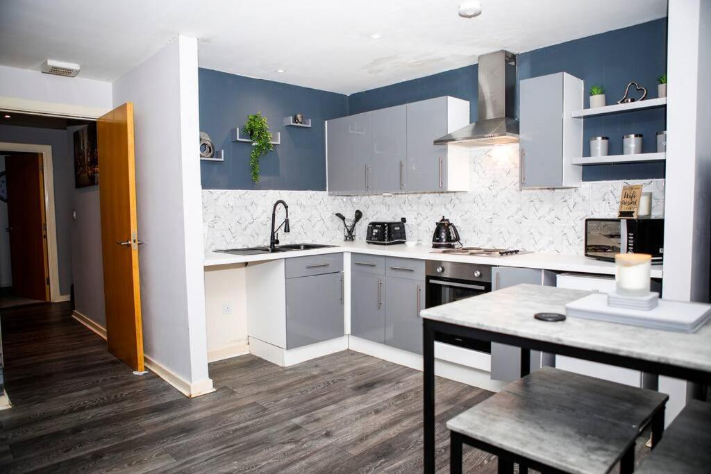 Stylish Two-Bedroom Salford Quays Apartment Manchester Zewnętrze zdjęcie
