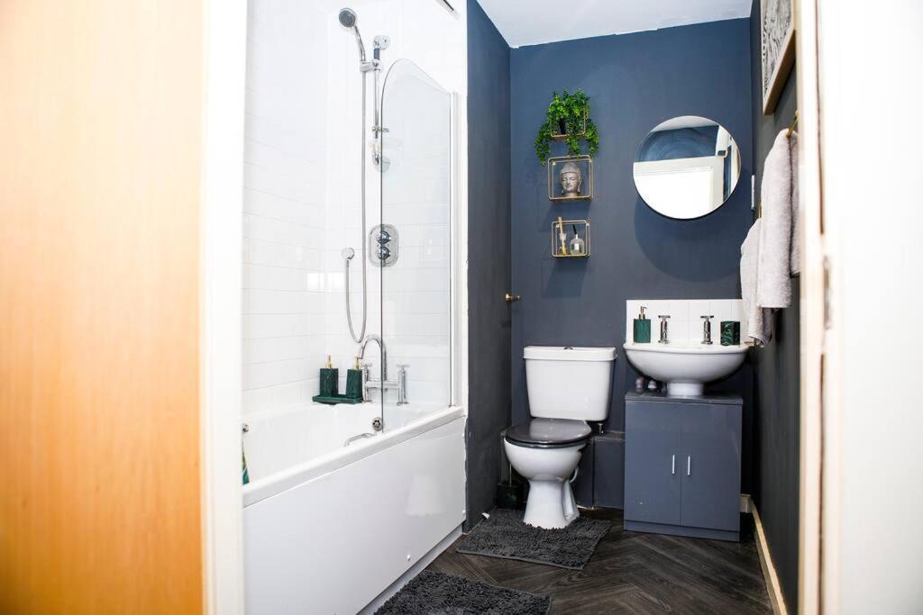 Stylish Two-Bedroom Salford Quays Apartment Manchester Zewnętrze zdjęcie
