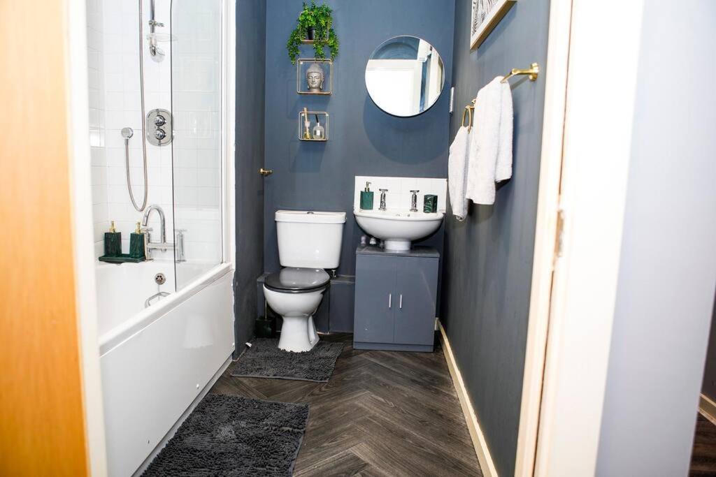 Stylish Two-Bedroom Salford Quays Apartment Manchester Zewnętrze zdjęcie