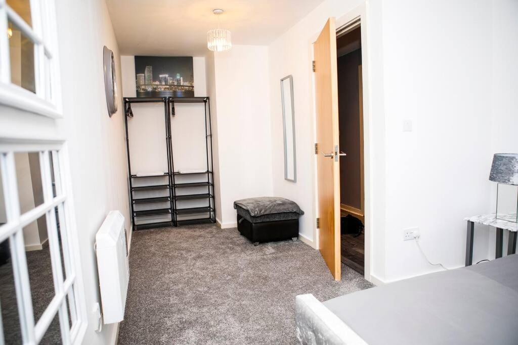 Stylish Two-Bedroom Salford Quays Apartment Manchester Zewnętrze zdjęcie